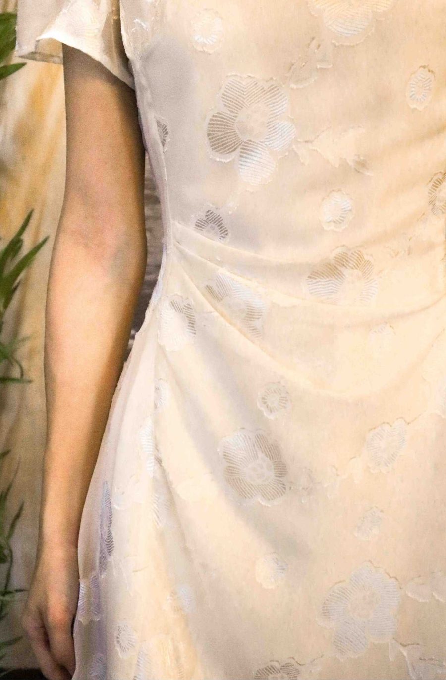 Floral Embroidered Mesh Cheongsam - Image 7