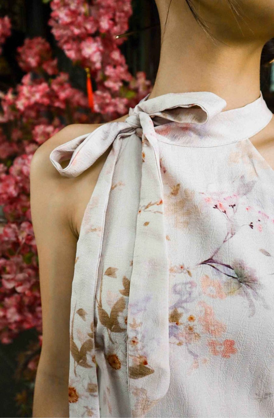 Neck Tie Flower Print Cheongsam - Image 4