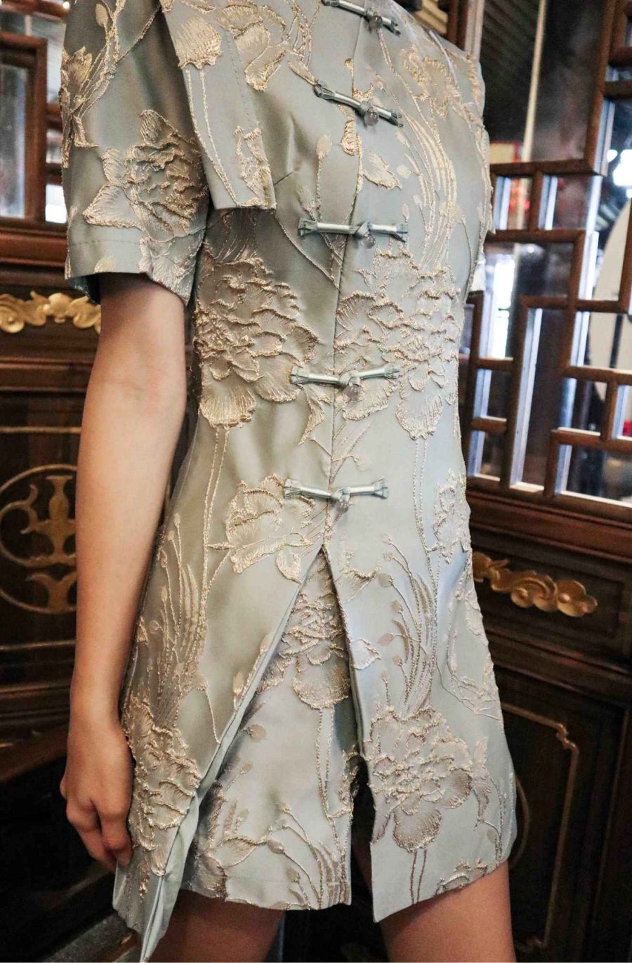 Embroidered Gold Flower Cheongsam Top with Pants - Image 5