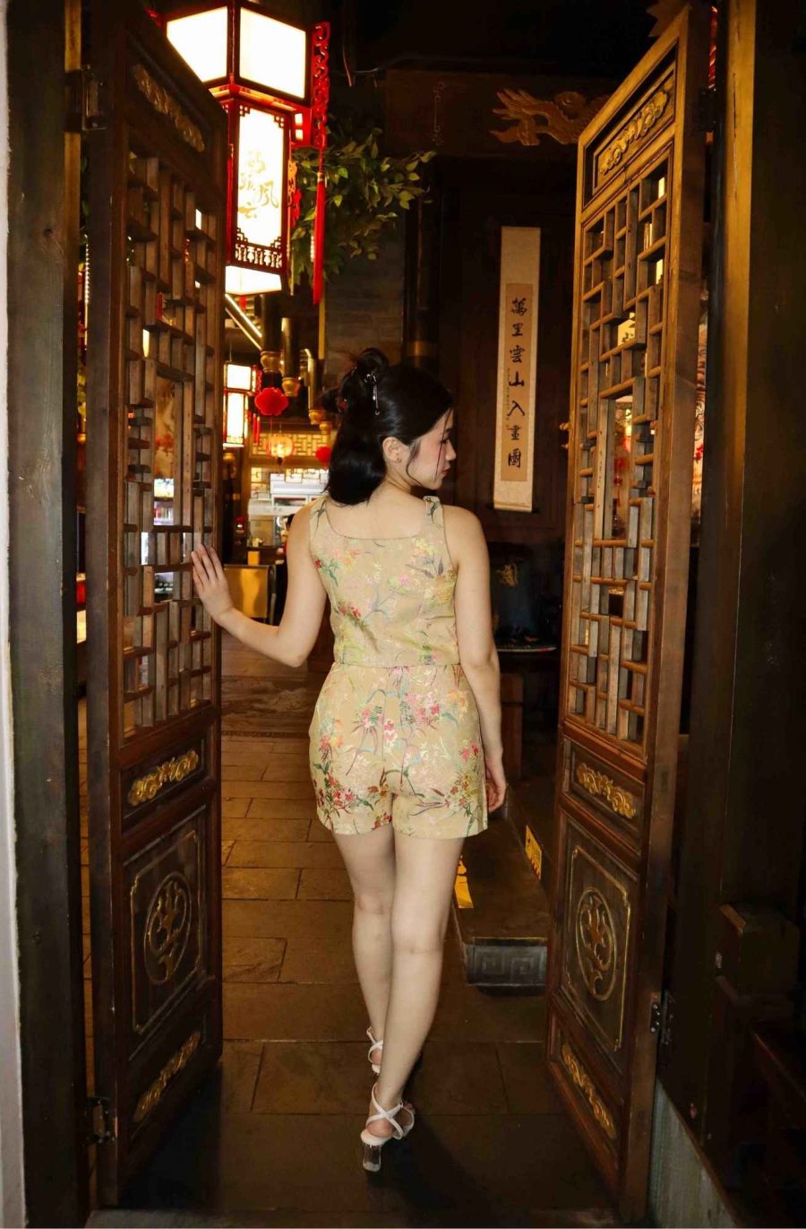 Embroidered Square Collar Vest - Image 3