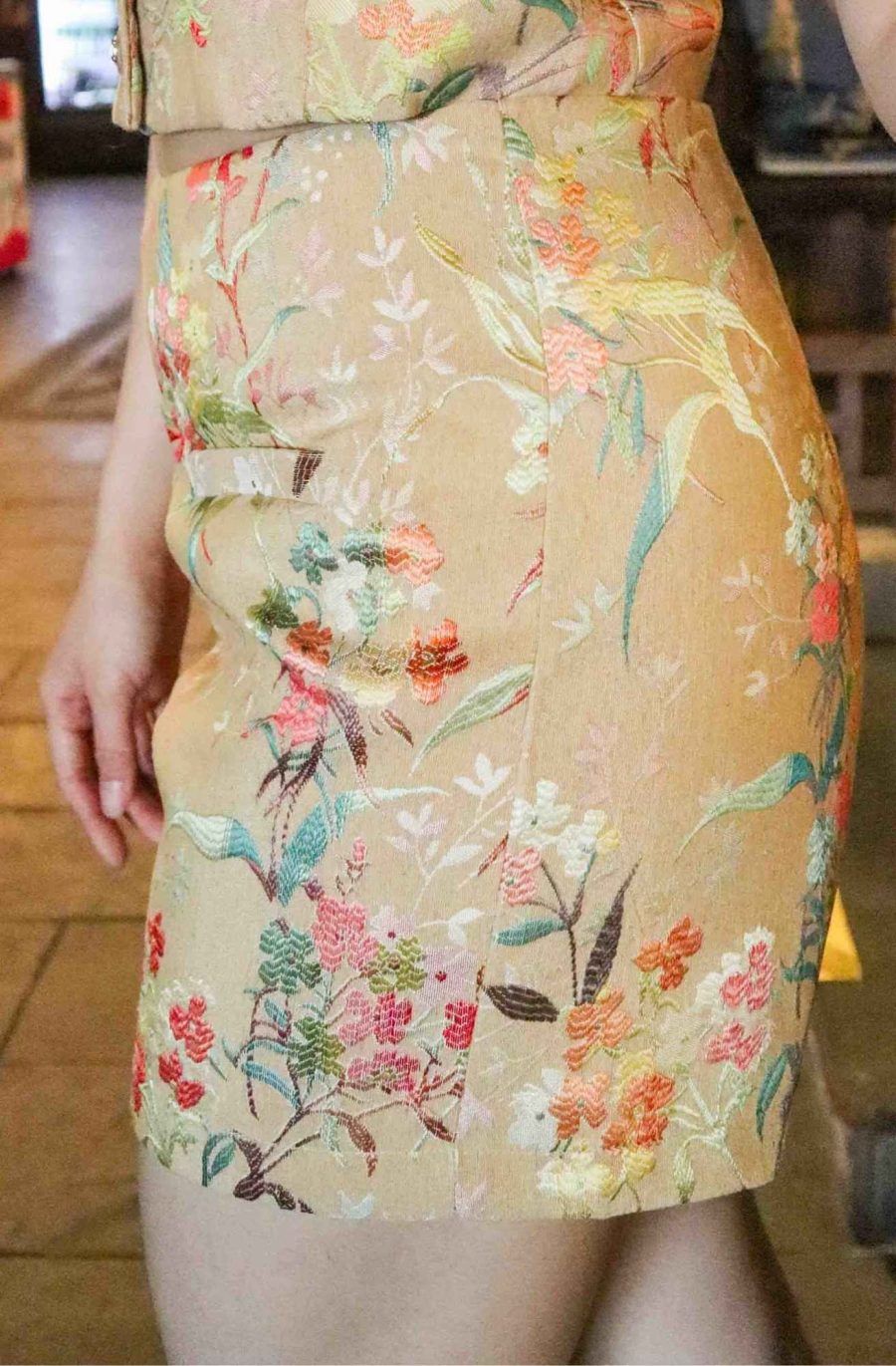 Embroidered double pocket shorts - Image 4