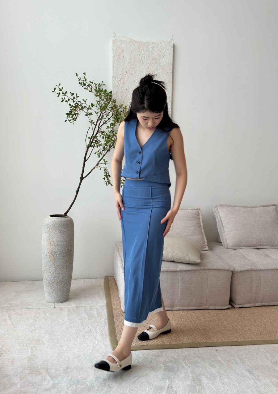 Double Pocket Blue Skirt - Image 2