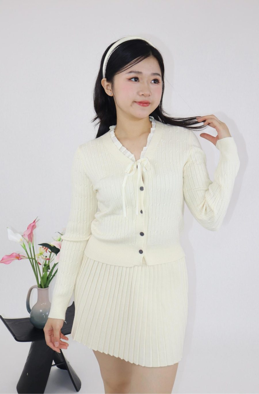 Ruffle Trim Cable Knit Top w Skirt