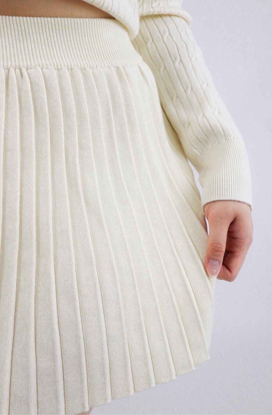 Ruffle Trim Cable Knit Top w Skirt - Image 9